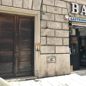 - Monti Rom